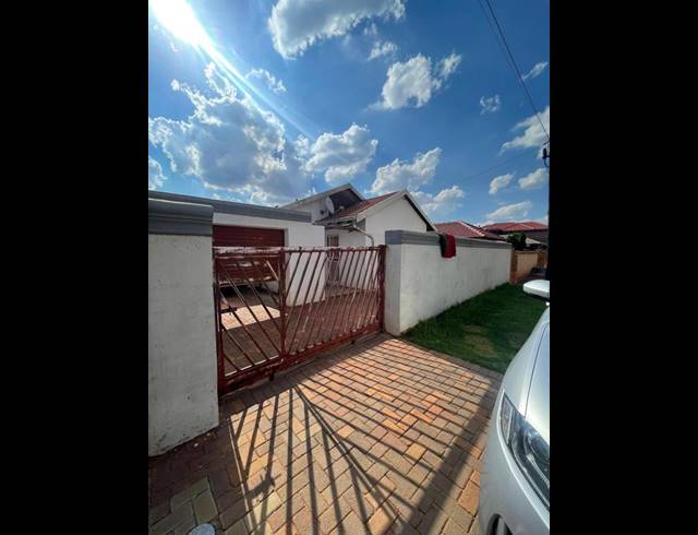 3 BEDROOM PROPERTY TO RENT IN DOBSONVILLE EXT 4
